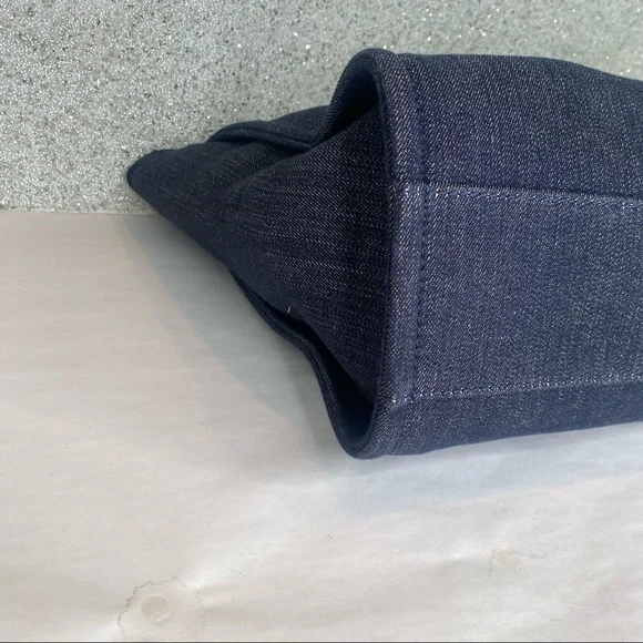 ❤️ SOLD Chanel Small Denim Blue Deauville Tote with gold hardware - Picture 10 of 16